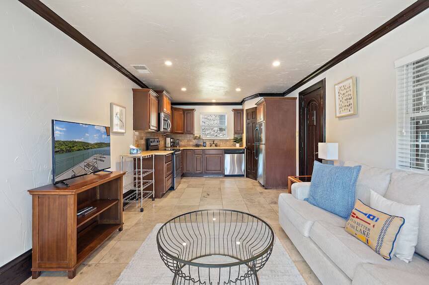 Cross Lake Hideaway Austin vacation rental photo 40