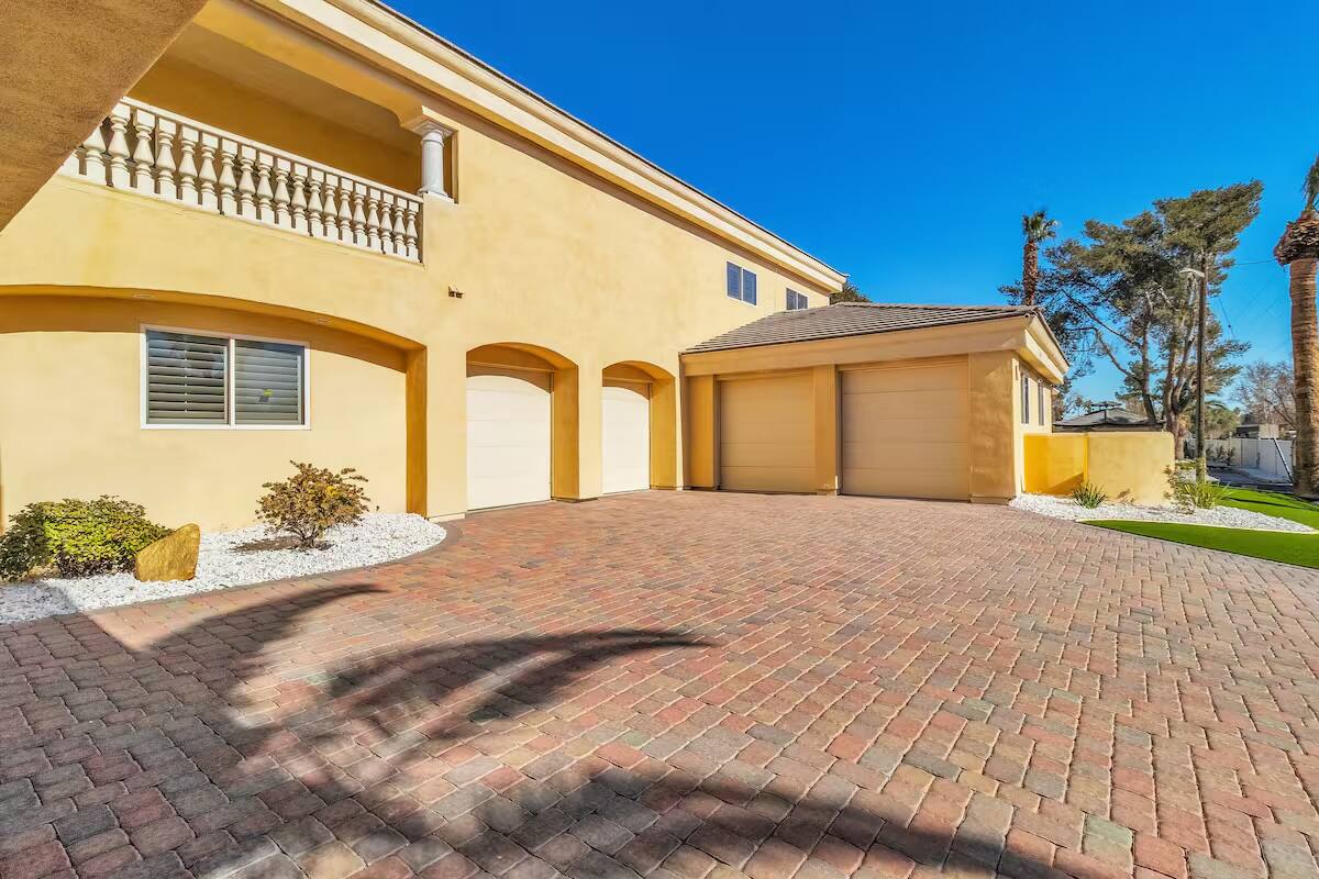 Vegas Outpost luxury vacation rental in Las Vegas