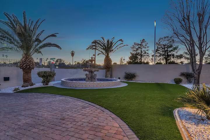 Vegas Outpost Las Vegas vacation rental photo 9
