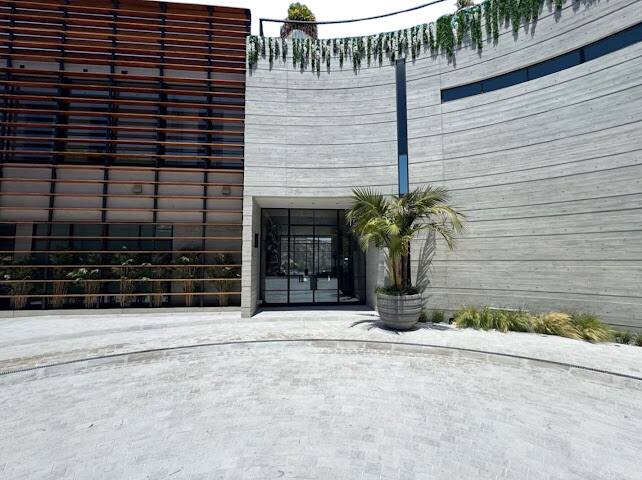 Aman Los Angeles vacation rental photo 7