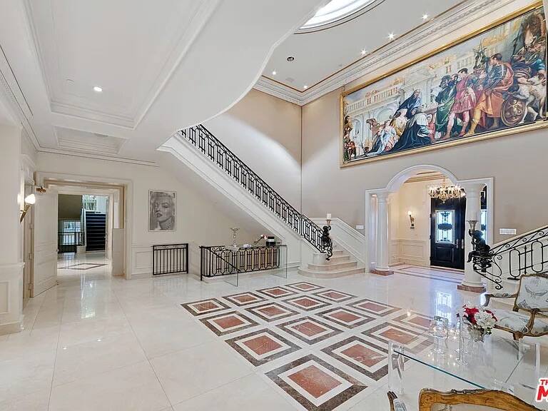 Embassy Los Angeles vacation rental photo 17