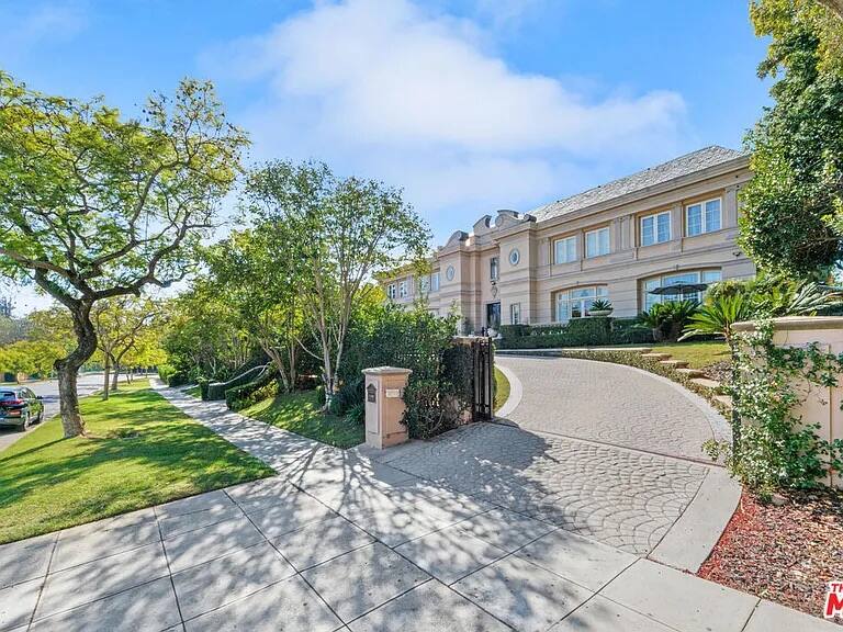 Embassy Los Angeles vacation rental photo 44