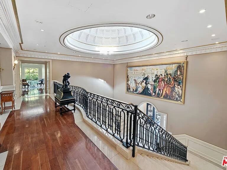 Embassy Los Angeles vacation rental photo 45