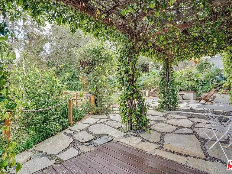Fairfield Hideaway Los Angeles vacation rental photo 14