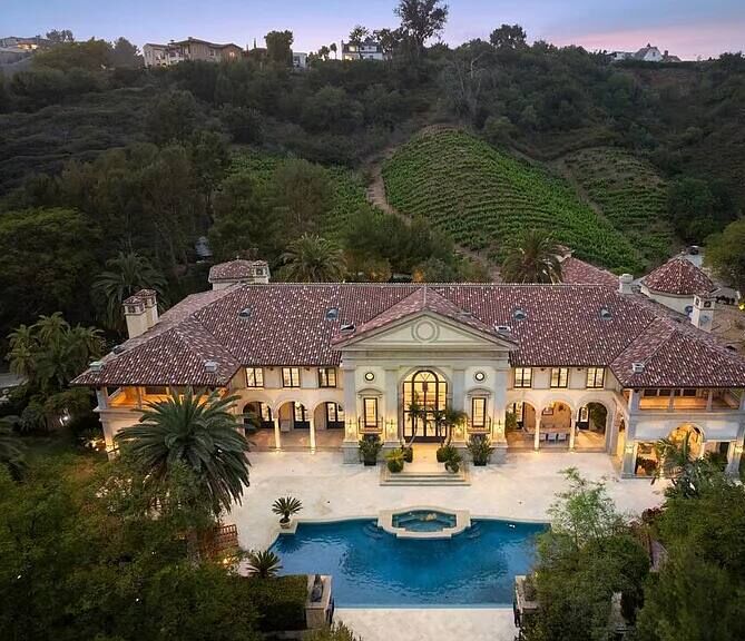 Gagganeau Chateau Los Angeles vacation rental photo 9