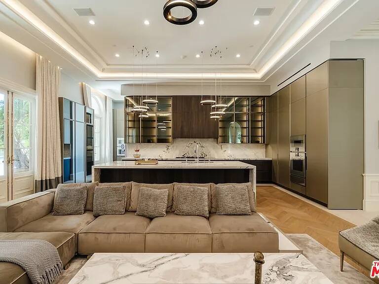Gagganeau Chateau Los Angeles vacation rental photo 19