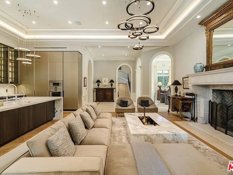 Gagganeau Chateau Los Angeles vacation rental photo 20
