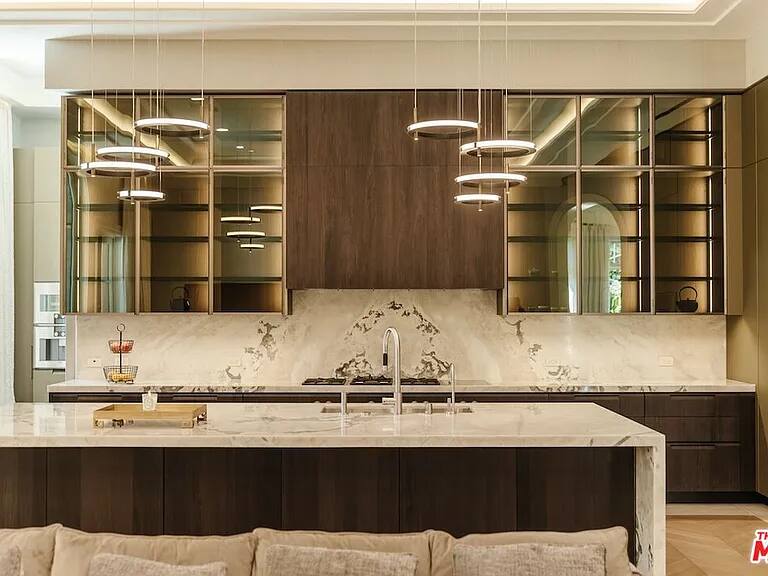 Gagganeau Chateau Los Angeles vacation rental photo 24
