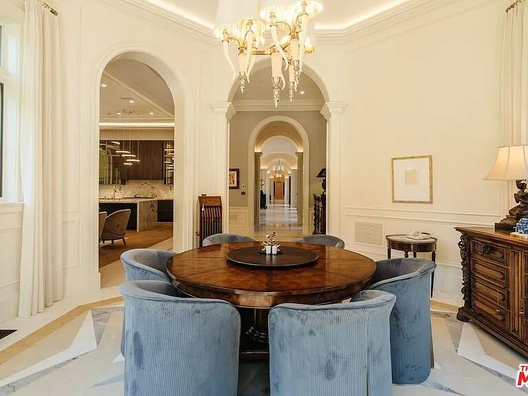 Gagganeau Chateau Los Angeles vacation rental photo 25