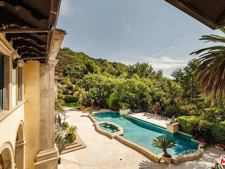 Gagganeau Chateau Los Angeles vacation rental photo 27