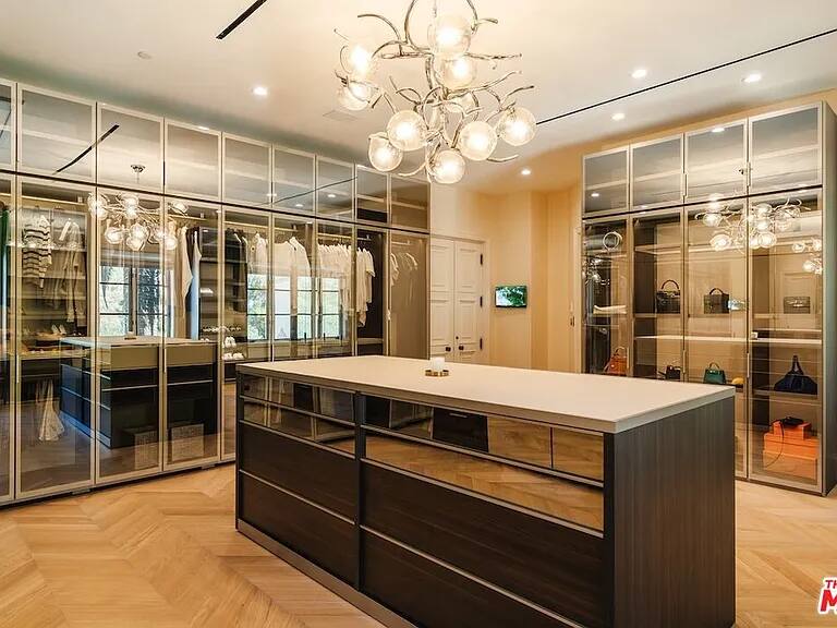 Gagganeau Chateau Los Angeles vacation rental photo 34