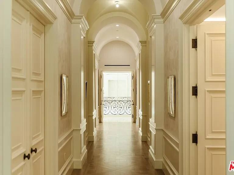 Gagganeau Chateau Los Angeles vacation rental photo 40