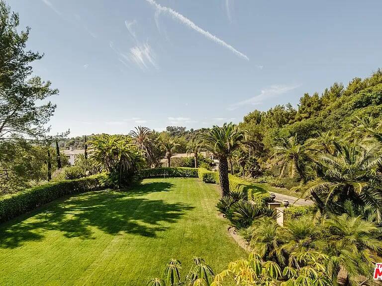 Gagganeau Chateau Los Angeles vacation rental photo 51