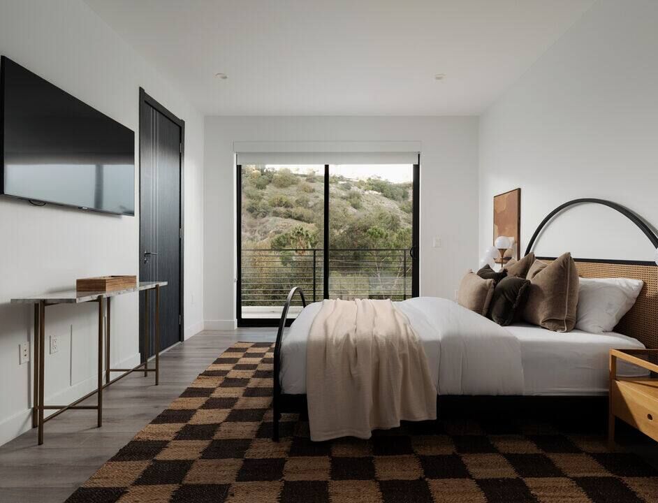 Knobhill Los Angeles vacation rental photo 22