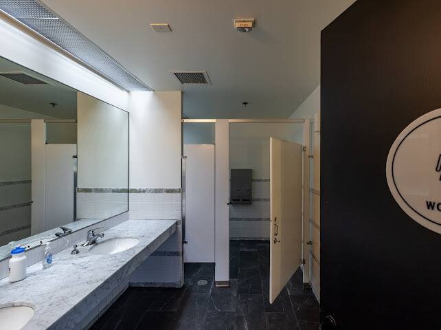 Neptune Noir Penthouse Los Angeles vacation rental photo 28