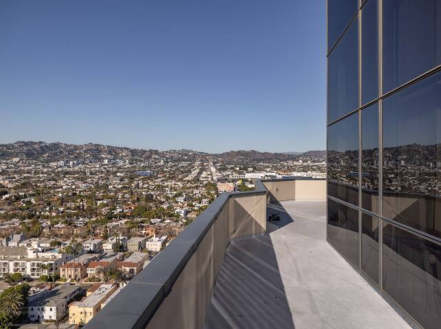 Neptune Noir Penthouse Los Angeles vacation rental photo 35