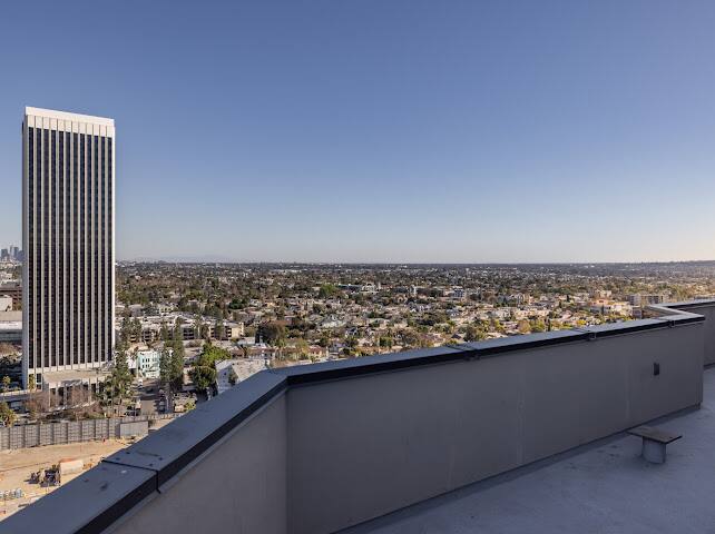 Neptune Noir Penthouse Los Angeles vacation rental photo 37