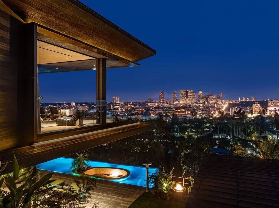 Sunset Retro luxury vacation rental in Los Angeles