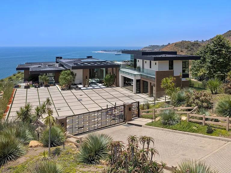 Carbon Haus Malibu vacation rental photo 2