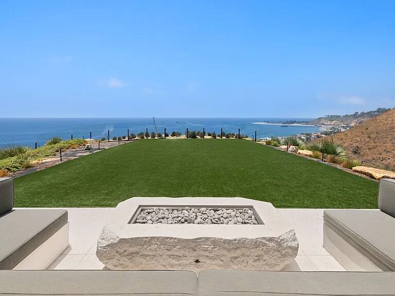 Carbon Haus Malibu vacation rental photo 10