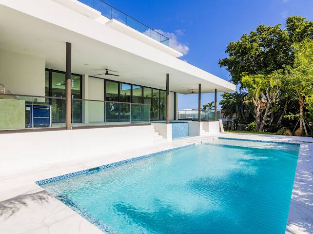 Beachfront Oasis Miami vacation rental photo 52