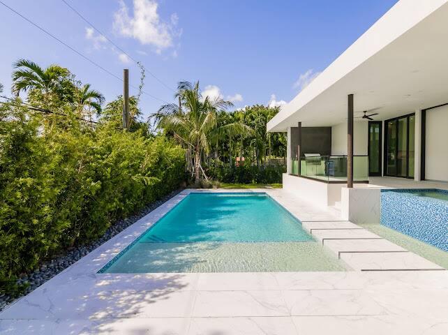 Beachfront Oasis Miami vacation rental photo 55