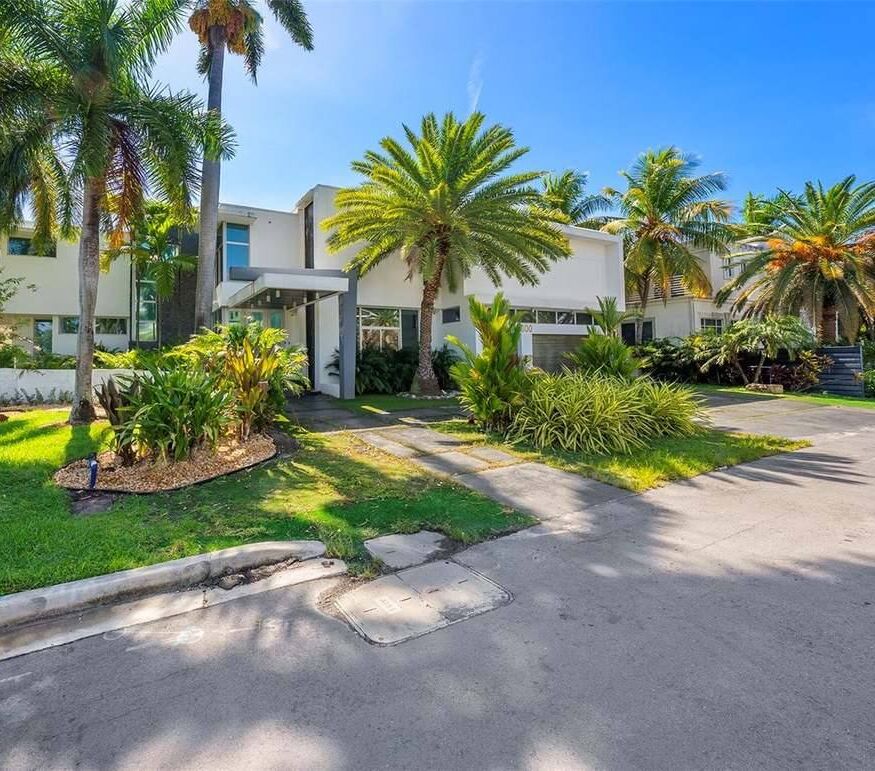 Royal Miami vacation rental photo 2