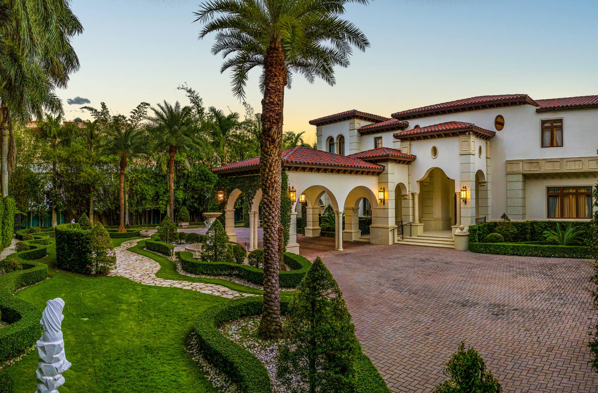 Twilight luxury vacation rental in Miami