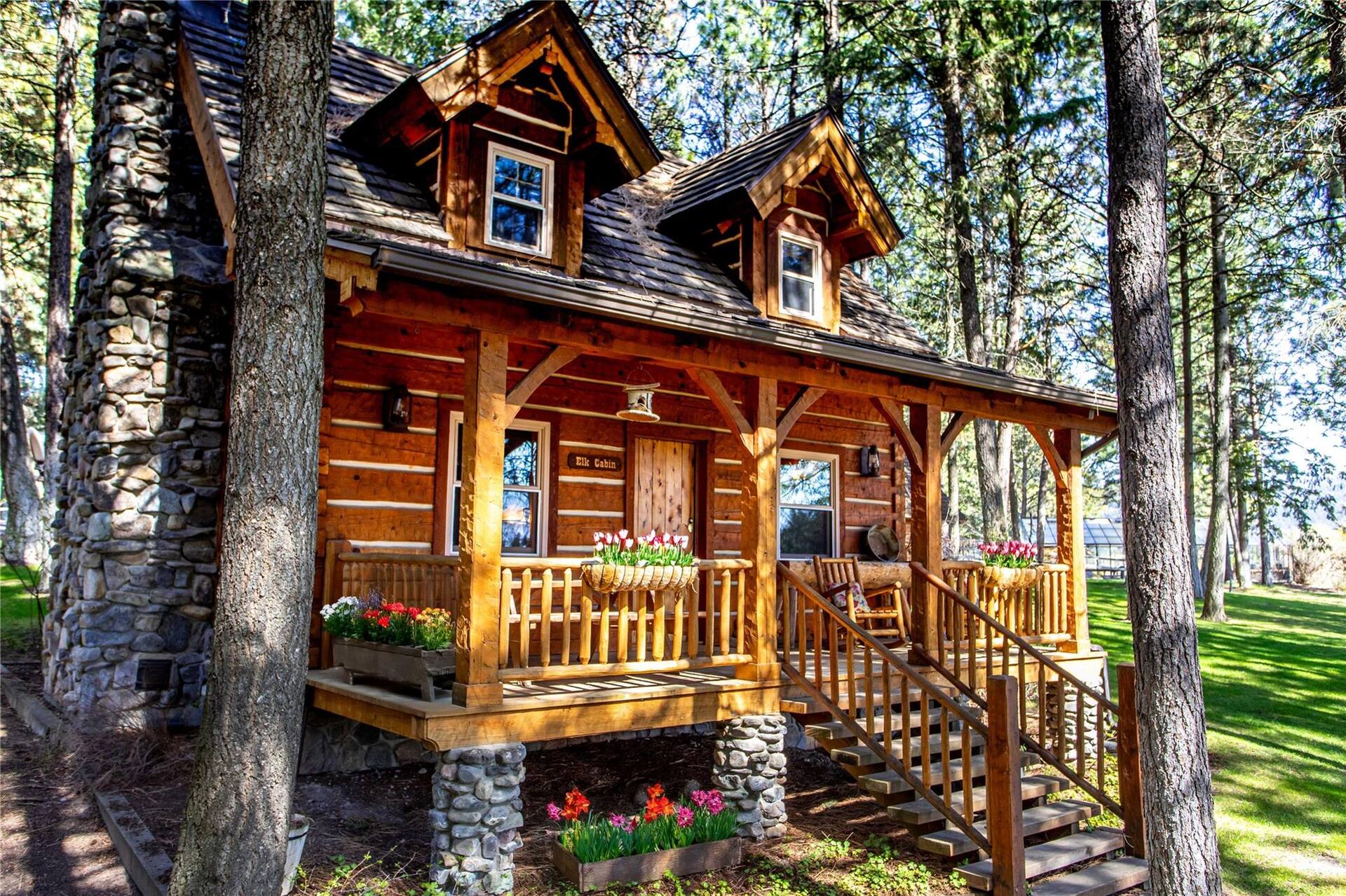 Elk Lake Lodge luxury vacation rental in Montana