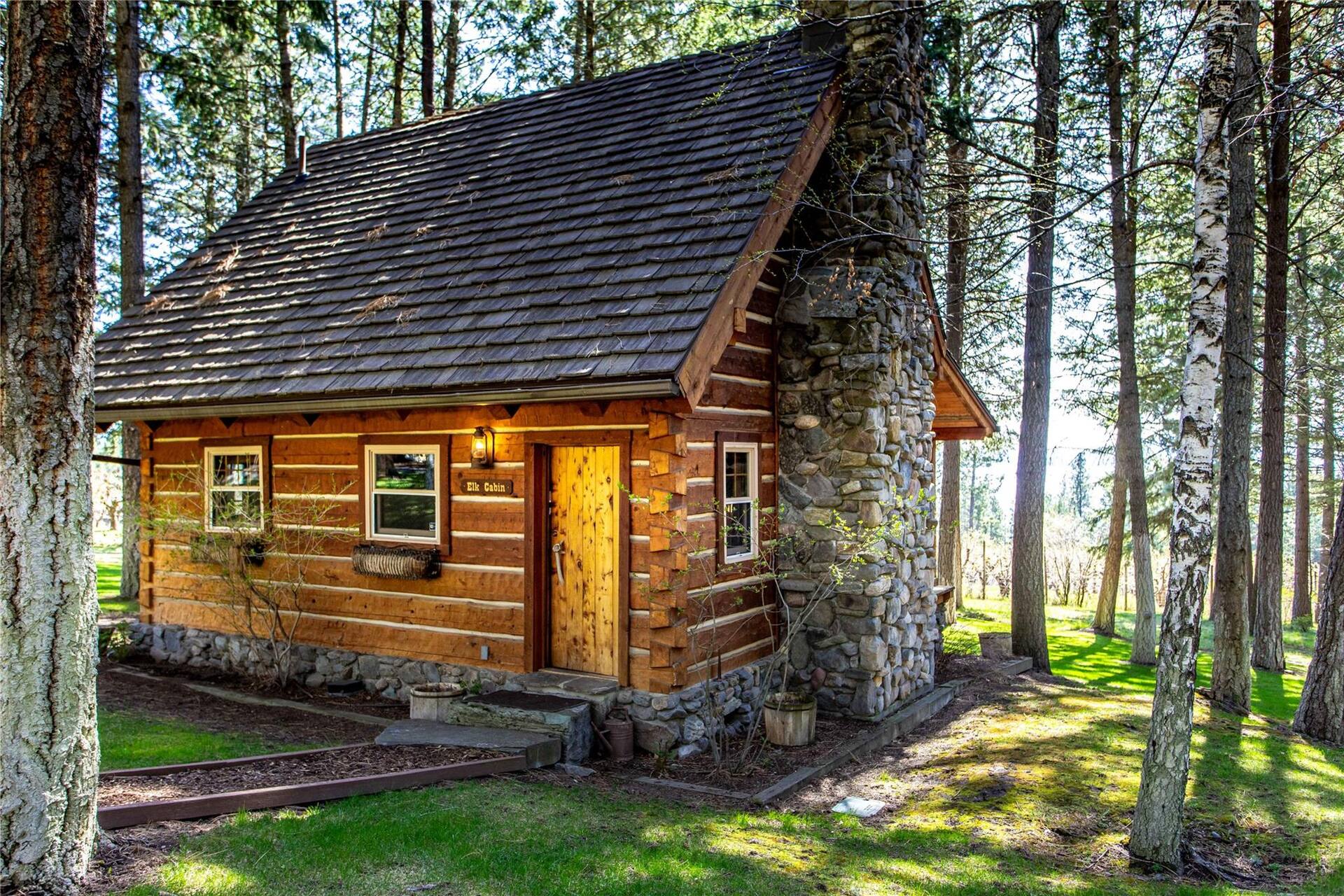 Elk Lake Lodge Montana vacation rental photo 2