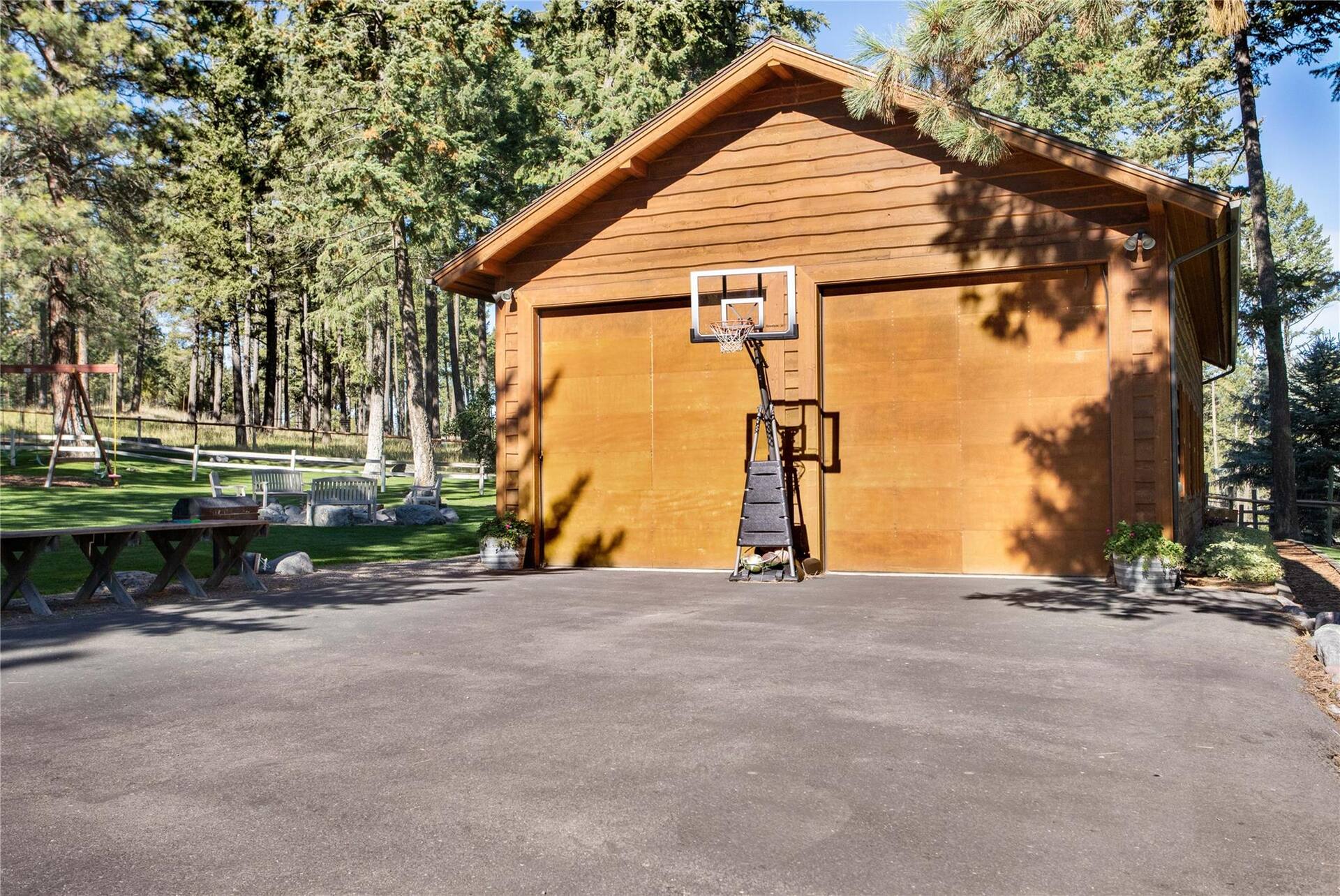 Elk Lake Lodge Montana vacation rental photo 25