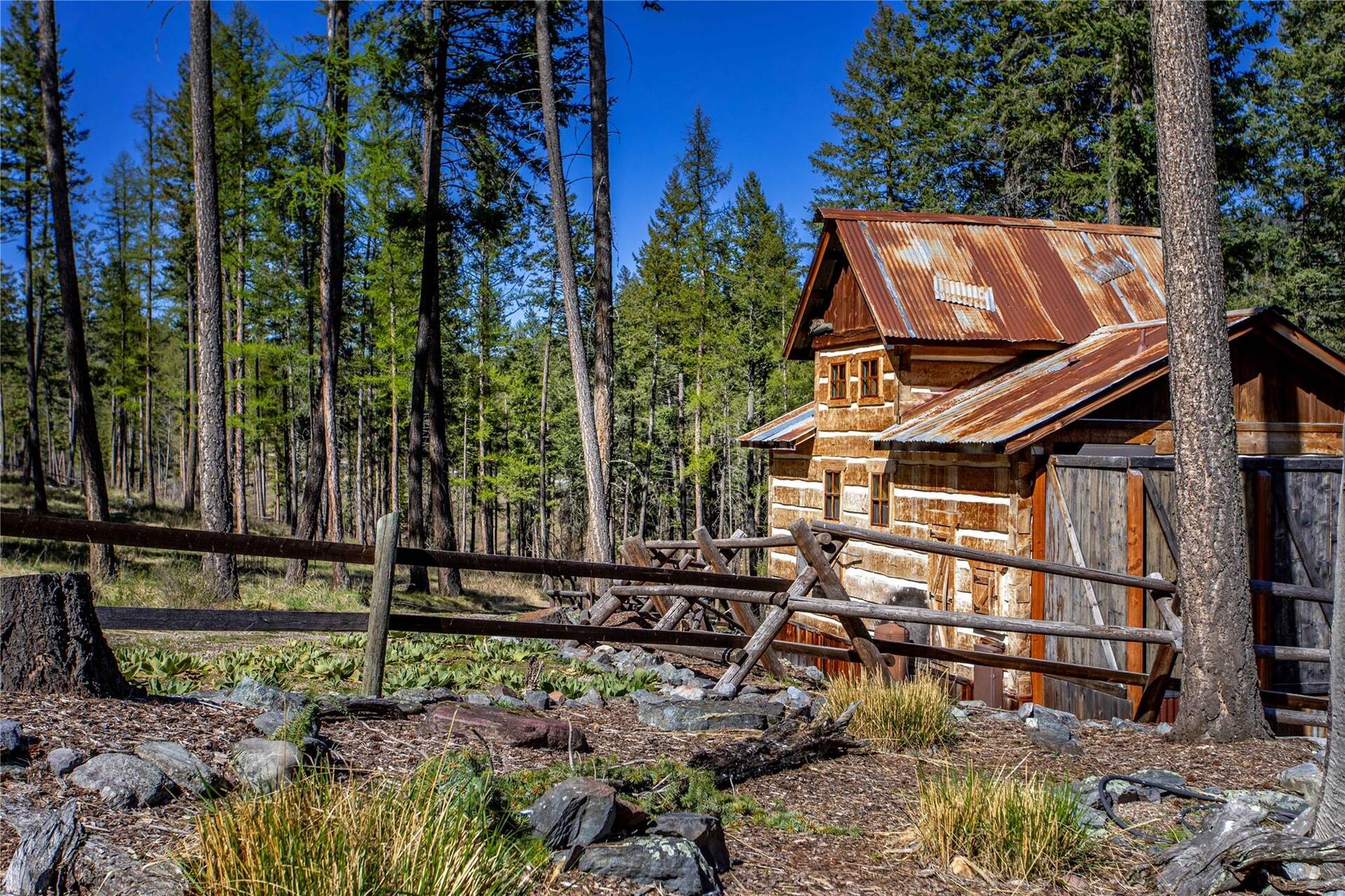 Elk Lake Lodge Montana vacation rental photo 33