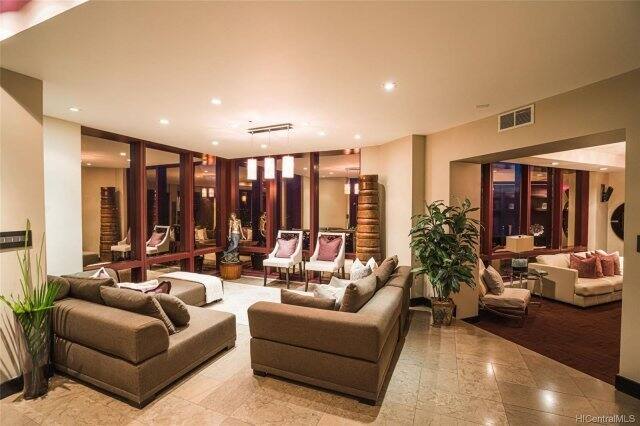 Imperial Hawaii Penthouse Oahu vacation rental photo 4