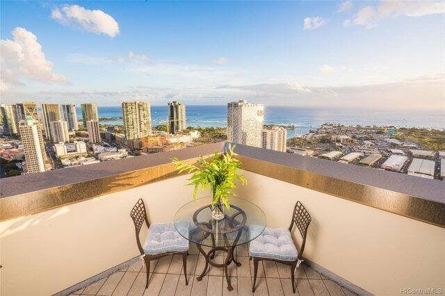 Imperial Hawaii Penthouse Oahu vacation rental photo 15