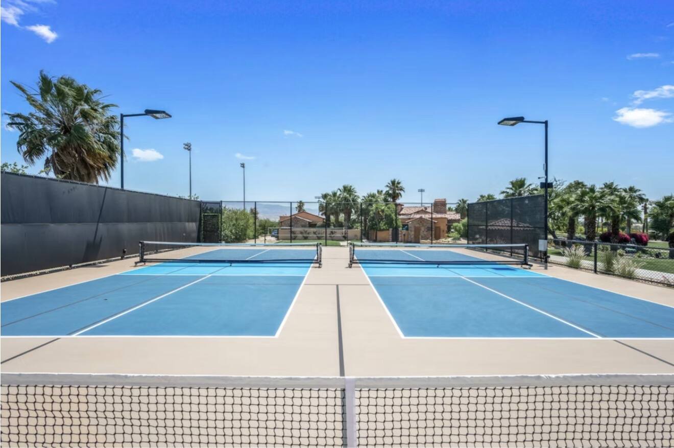 Desert Hearts Palm Springs vacation rental photo 7